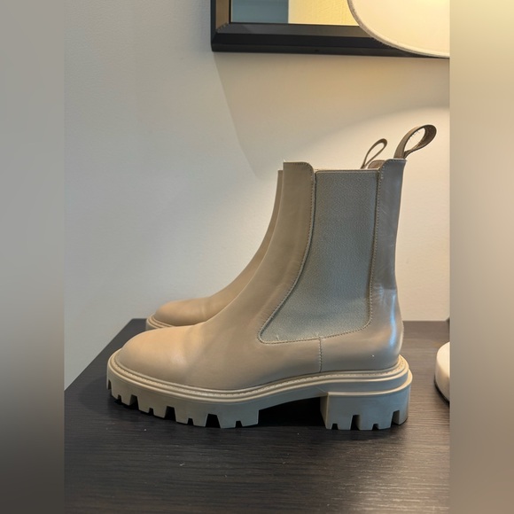 ZARA — LEATHER ANKLE BOOT - Picture 3 of 8